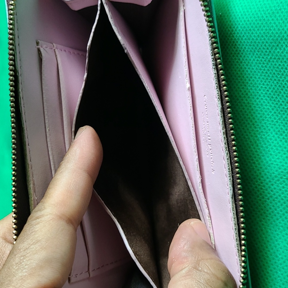 Crown 👑 Pouch 👝 - Picture 4 of 8